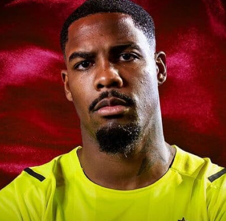 Вратарь AC Milan Майк Меньян теперь доступен в игре Rematch