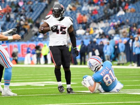 Звезды Madden NFL 26: Кимани Видал и Девин Уайт — лучшие в Команде недели 6